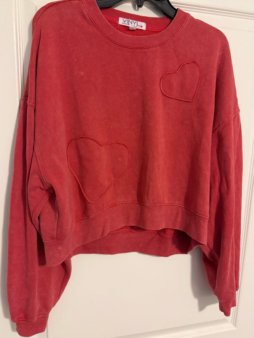 VINYL Heart-Applique Cropped Sweatshirt in Red